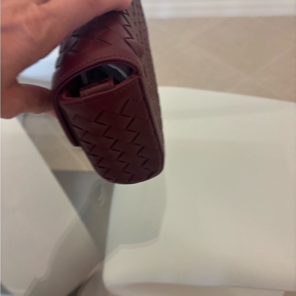 Elegant Burgundy Woven Vegan Crossbody Bag Or Clutch Burgundy With Gold Hardware - Picture 5 of 9
